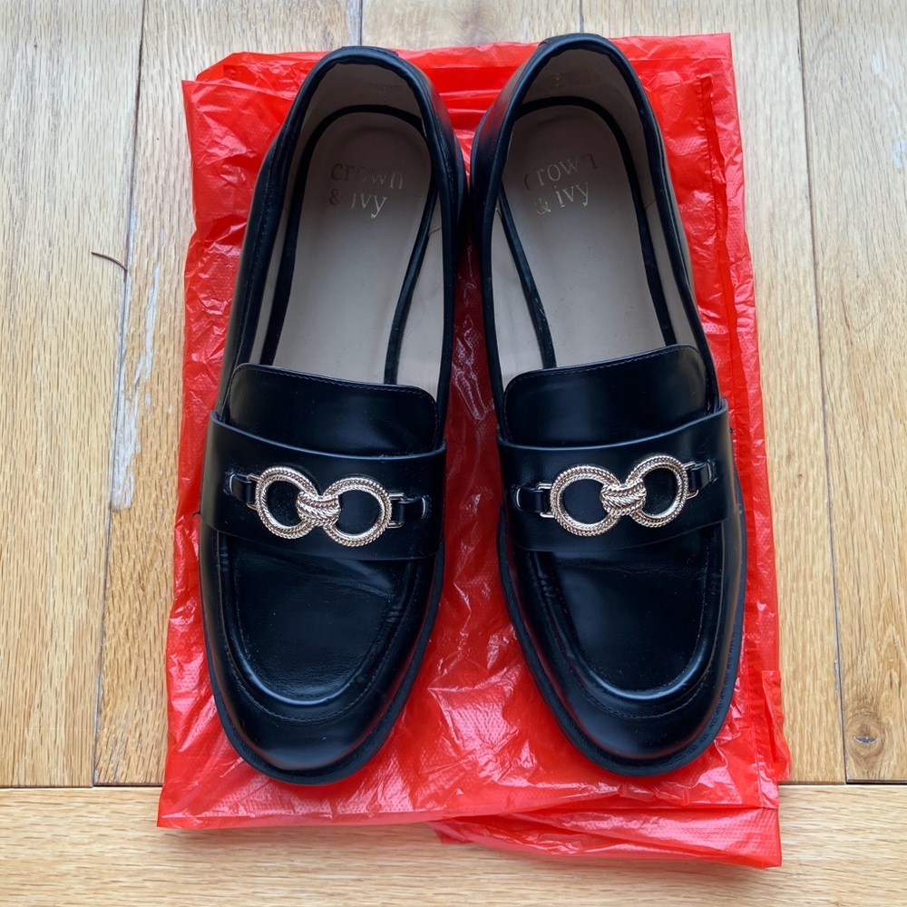 Black Chunky Loafers with buckle
Crown & Ivy, EU 40, US 9